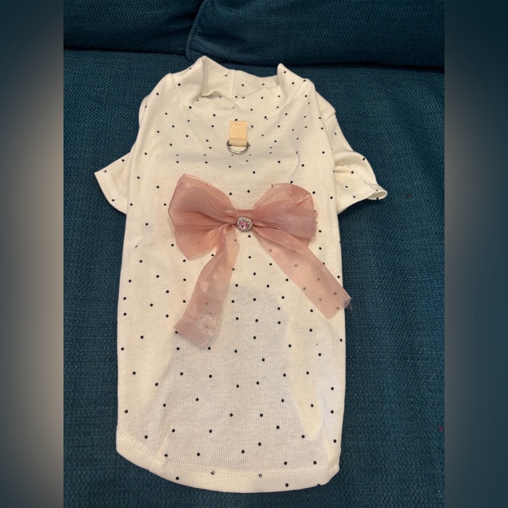 Adorable polka dot doggie fit with pink bow 💖 with D ring Leash Clip pup dog pet